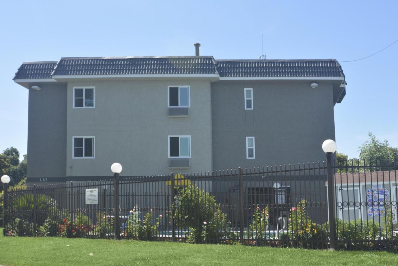 Super 8 By Wyndham Chico Hotel Exterior photo